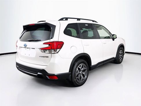 Used 2023 Subaru Forester Premium AWD/4WD image 11