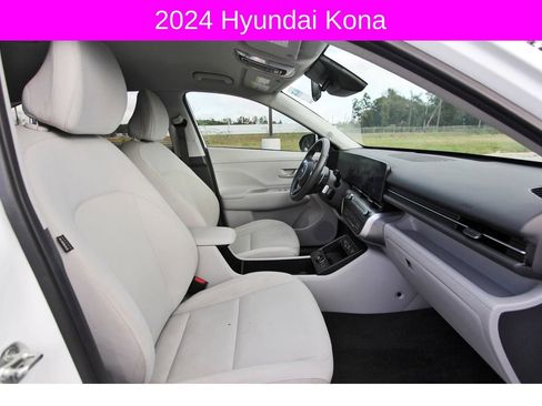 Used 2024 Hyundai Kona SEL w/ Convenience Package image 26