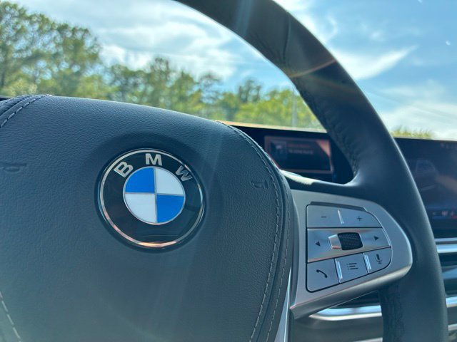 Used 2024 BMW X7 xDrive40i AWD/4WD image 30