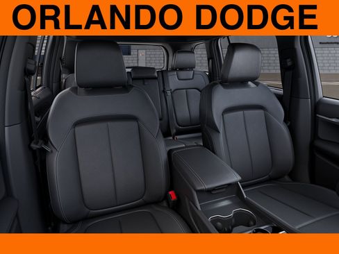 New 2025 Jeep Grand Cherokee Limited w/ Luxury Tech Group II AWD/4WD image 16