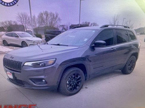 Used 2023 Jeep Cherokee Altitude Lux image 13