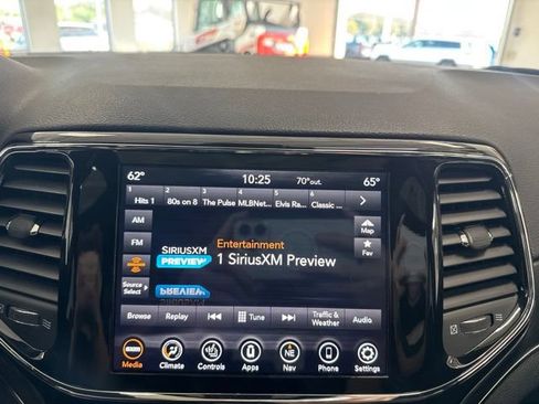 Used 2022 Jeep Grand Cherokee Limited AWD/4WD image 40