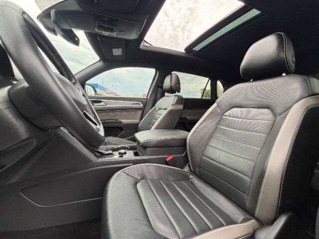 Used 2021 Volkswagen Atlas Cross Sport SEL Premium AWD/4WD image 16
