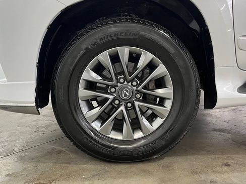 Used 2019 Lexus GX 460 Premium AWD/4WD image 16