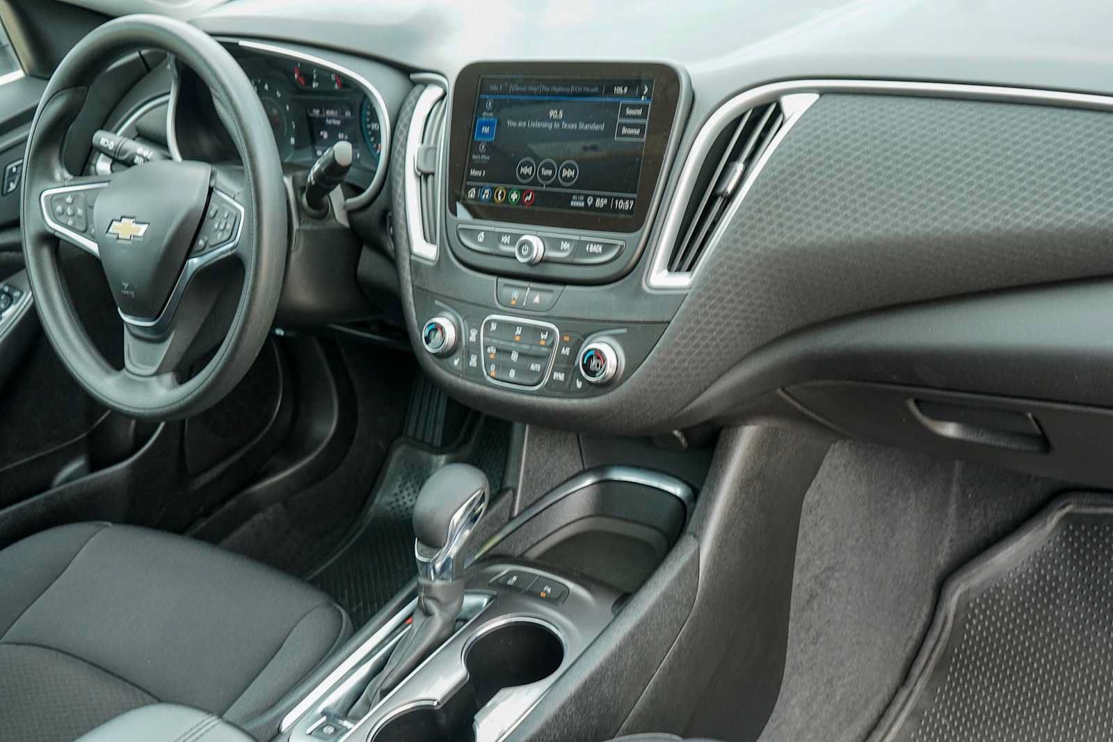 Used 2025 Chevrolet Malibu LT FWD image 25