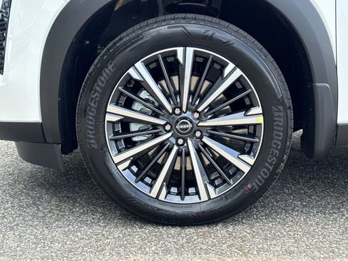 New 2026 Nissan Pathfinder Platinum FWD image 27
