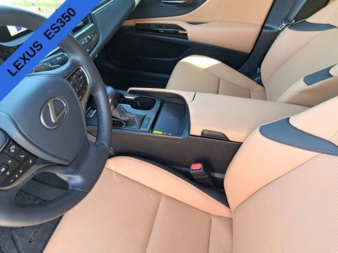 Used 2025 Lexus ES 350 w/ Premium Package image 17