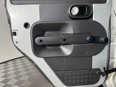 Used 2007 Jeep Wrangler Unlimited X image 33