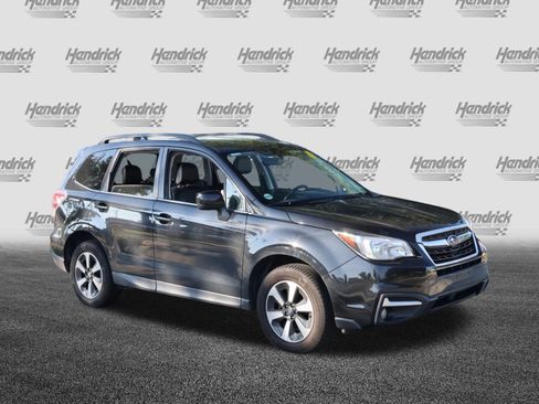Used 2017 Subaru Forester 2.5i Limited AWD/4WD image 2