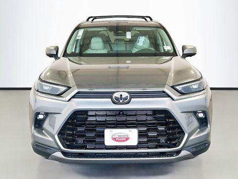 New 2026 Toyota Grand Highlander FWD image 2