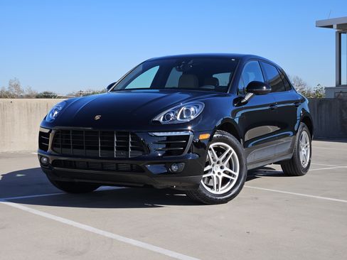 Certified 2018 Porsche Macan image 1