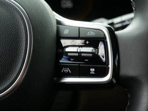 Certified 2026 Kia Carnival FWD image 29