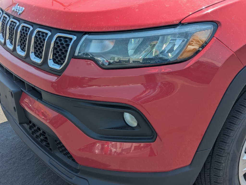 Used 2024 Jeep Compass Latitude AWD/4WD image 11