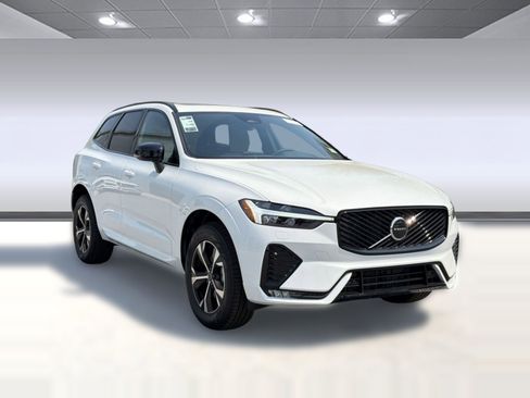 New 2026 Volvo XC60 B5 Core w/ Climate Package image 7
