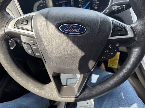 Used 2015 Ford Fusion SE FWD image 11