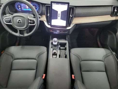 Used 2025 Volvo XC90 B6 Plus AWD/4WD image 17