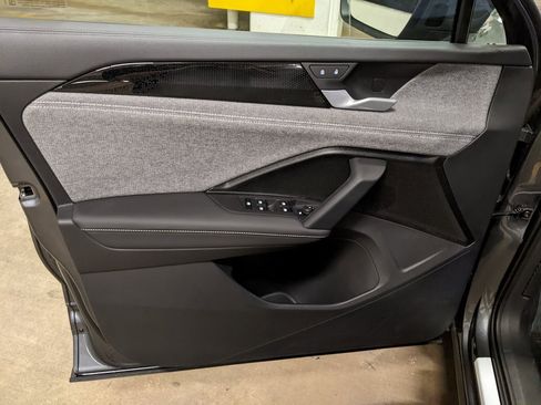 New 2025 Volkswagen Tiguan S image 9