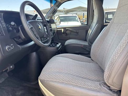 Used 2017 Chevrolet Express 3500 LT w/ LT Preferred Equipment Group image 15