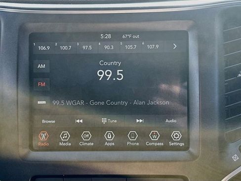 Used 2019 Jeep Cherokee Trailhawk AWD/4WD image 16