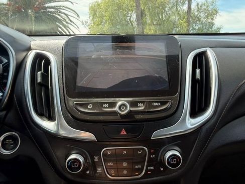 Used 2018 Chevrolet Equinox Premier image 25