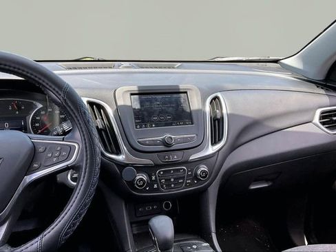 Used 2022 Chevrolet Equinox LT AWD/4WD image 9