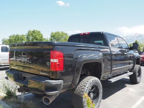 Used 2019 GMC Sierra 3500 Denali w/ Duramax Plus Package AWD/4WD image 4