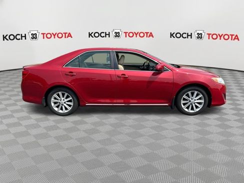 Used 2012 Toyota Camry XLE w/ Leather Pkg FWD image 9