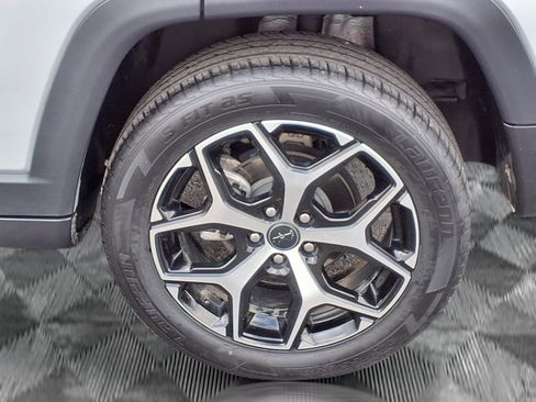 Used 2025 Jeep Compass Limited image 21