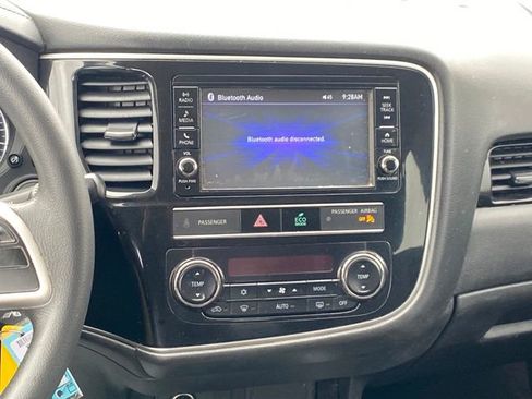 Used 2019 Mitsubishi Outlander ES FWD image 7