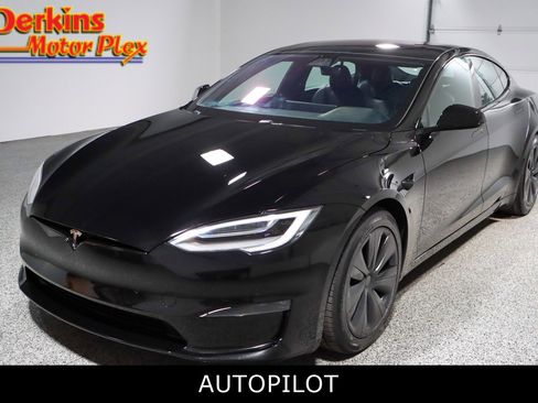 Used 2021 Tesla Model S Plaid image 1