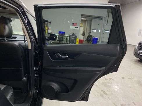 Certified 2018 Nissan Rogue SL w/ Premium Package image 26