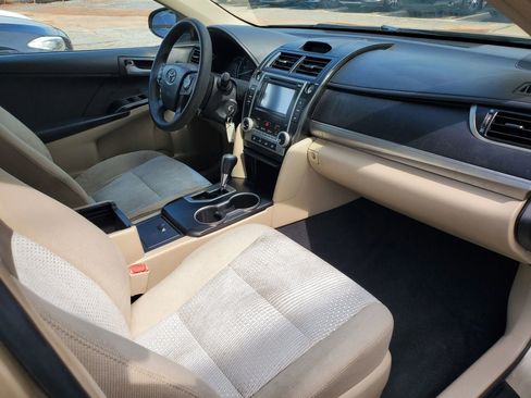 Used 2012 Toyota Camry LE FWD image 26