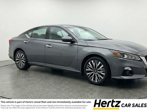Used 2025 Nissan Altima 2.5 SV FWD image 1