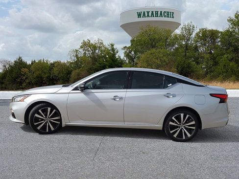 Used 2022 Nissan Altima 2.5 Platinum image 3