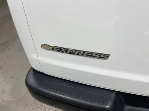 Used 2023 Chevrolet Express 3500 LS RWD image 18