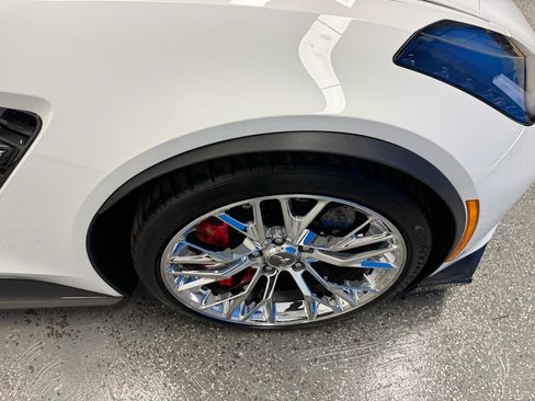 Used 2015 Chevrolet Corvette Z06 w/ 3LZ Preferred Equipment Group RWD image 32