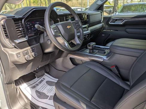 Used 2025 Chevrolet Silverado 1500 LTZ w/ LTZ Convenience Package II AWD/4WD image 12