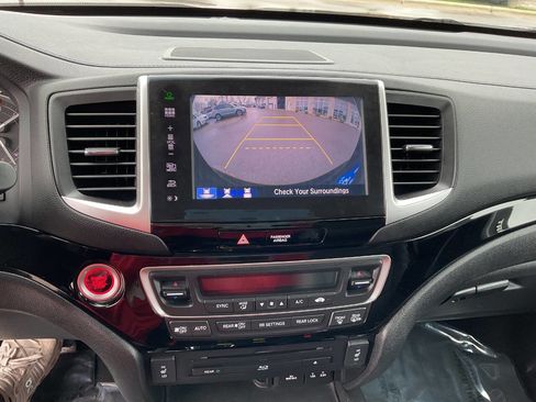 Used 2016 Honda Pilot Touring image 23