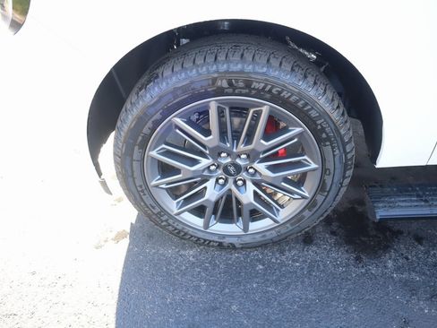 New 2025 Ford Expedition Platinum w/ Stealth Performance Package image 18