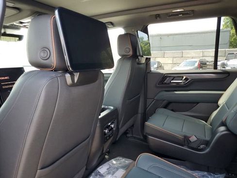 New 2026 GMC Yukon AT4 AWD/4WD image 10