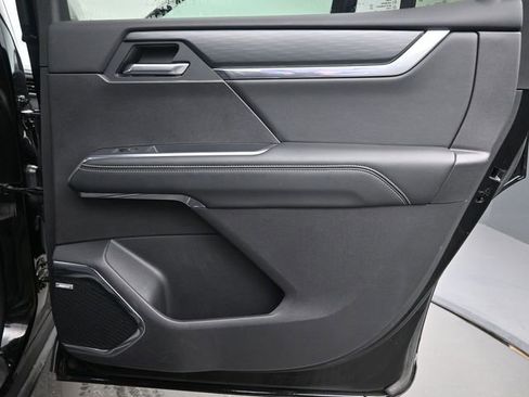 Certified 2025 GMC Acadia Elevation image 17