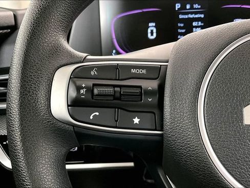Used 2024 Kia Sportage LX image 18