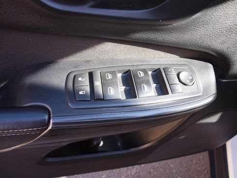 Used 2016 Jeep Cherokee Latitude w/ Cold Weather Group AWD/4WD image 8