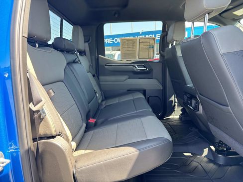 Used 2025 Chevrolet Silverado 1500 ZR2 w/ Technology Package image 23