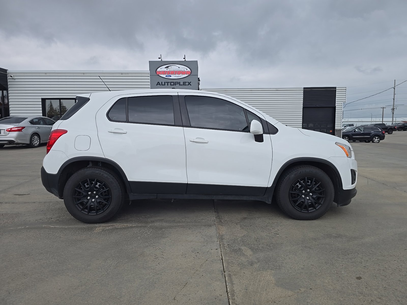 Used 2015 Chevrolet Trax LS FWD image 1