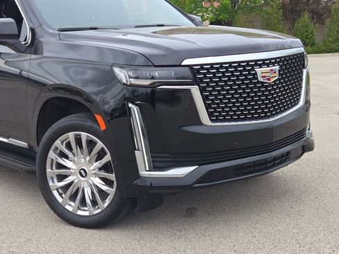 Used 2023 Cadillac Escalade Premium Luxury AWD/4WD image 2