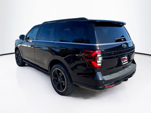 Used 2023 Ford Expedition Limited image 5