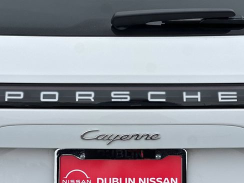 Used 2023 Porsche Cayenne AWD/4WD image 48