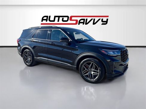 Used 2025 Ford Explorer ST-Line w/ Premium Package image 1