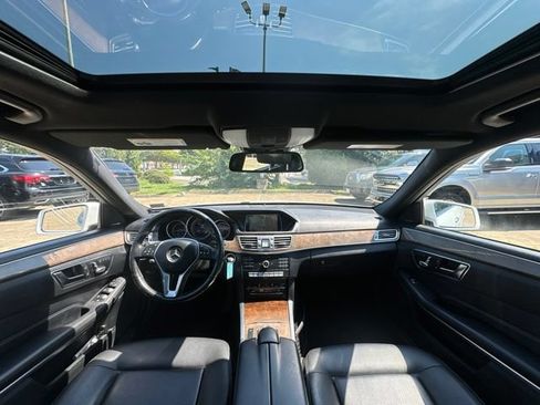 Used 2016 Mercedes-Benz E 350 4MATIC Sedan w/ Premium Package image 11